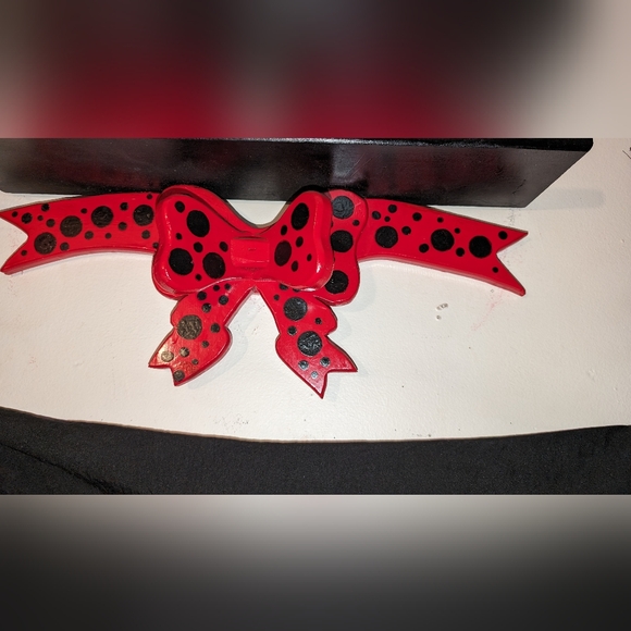 Hand painted shelf with huge red bow and black polka dots, black shelf - Picture 2 of 3